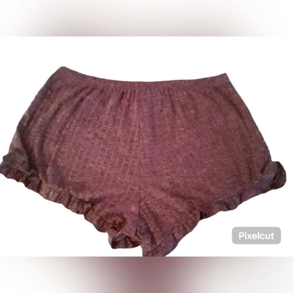 Cozy Ruffle Shorts - Picture 4 of 4